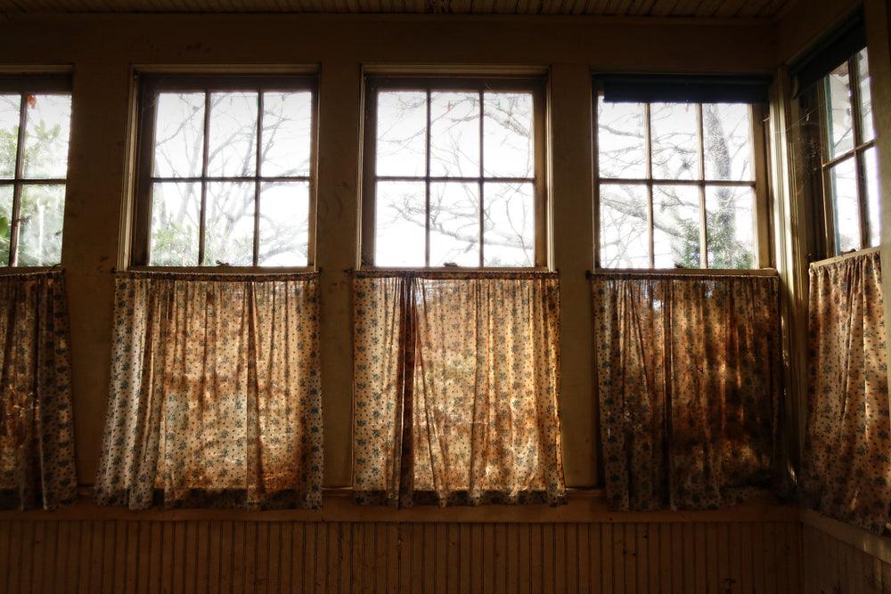 Signs Your Blinds or Curtains Need Repairs or Replacement